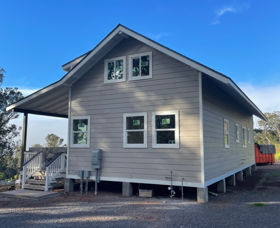 Maui Eco Built - 1000 s.f. Barn house 2 br 2 ba