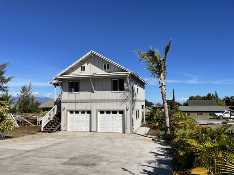 Maui Eco Built - 720 s.f. Ohana cottage above 500 s.f. Garage